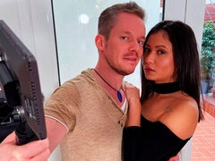 Grote lul, Pijpbeurt, Bruinharig, Latijnse vrouw, Gezichtspunt, Mager, Tiener, Tieten likken