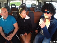 Gros cul, Grosse bite, Sucer une bite, Voiture, En levrette, Seins naturels, Adolescente, Nénés