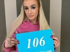 Grote mammen, Blond, Tsjechisch, Hondjeshouding, Hardcore, Geschoren, Tatoeage, Tieten likken