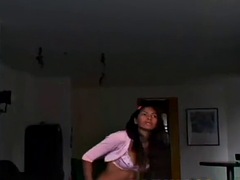 Gorgeous teen goes solo fingering
