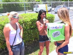 Grosser arsch, Bikini, Blasen, Spermaladung, Latina, Geld, Piercing, Rotschopf