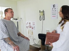 Cul, Gorge profonde, En levrette, Lécher le sphincter, Rasée, Strapon, Suçant, Jouets