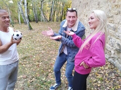 18 jahre, Grosser arsch, Grosser schwanz, Blondine, Blasen, Hundestellung, Jungendliche (18+), Titten