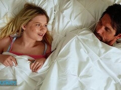 Спальня, Минет, Огромный член, Лизание, Крошечные, Киски, Сосущие, Сиськи