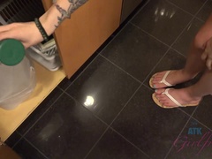 素人, 浴室, 露出狂, 彼女, オーガズム, ハメ撮り, 喫煙, 濡れ