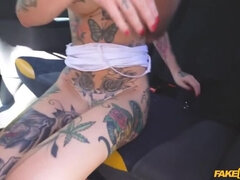 Culo grande, Tetas grandes, Morena, Coche, Hd, Pov, Tatuaje