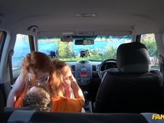 Sucer une bite, Voiture, En levrette, Doigter, Branlette thaïlandaise, De plein air, Pov, Chatte