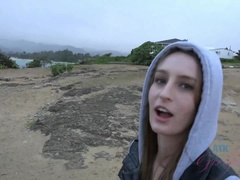 ブロンド, フェラチオ, 足コキ, 彼女, 剃毛, 喫煙, オッパイの, バイブレーター