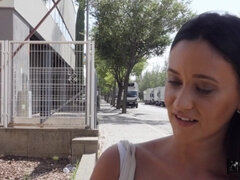 Chica, Morena, Sexo duro, Tetas naturales, Al aire libre, Público, Realidad, Tetas