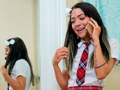 Enthousiasteling, Kont, Hardcore, Masturbatie, Geschoren, Kousen, Tiener, Tieten likken