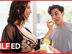 Gros seins, En levrette, Hard, Hd, Mère que j'aimerais baiser, Maman, Chatte, Nénés