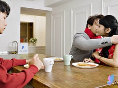 アジア人, 捕まる, イく瞬間, 下着, 淫乱熟女, パンティ, 息子, オッパイの