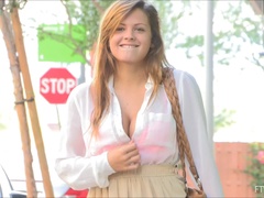 Dichtbij, Extreem, Masseren, Masturbatie, Orgasme, Openbaar, Alleen, Onder de rok