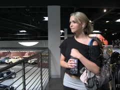 Bouteille, Voiture, Robe, Talons, Public, Solo, Jouets