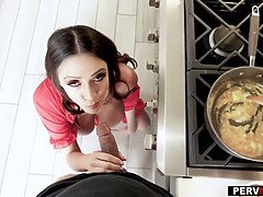 Большие сиськи, Минет, Огромные размеры, На кухне, Латиноамериканки, Милф, Мамочка, От первого лица