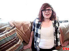 Amateur, Audition, Belle grosse femme bgf, Chambre à dormir, Rondelette, Transsexuelle, Solo, Tatouage