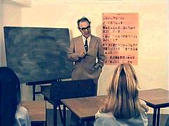 Садо мазо, Черные, Черненькие, Фетиш, На публике, Студентка, Униформа, Винтаж