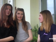 Stellung 69, Leie, Tussi, Braunhaarige, Lesbisch, Rasiert, Jungendliche (18+), Flotter dreier