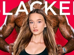 18 ans, Grosse bite, Gros seins, Sucer une bite, Brunette brune, Petite amie, Interracial, Maigrichonne