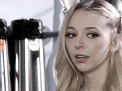 Blondine, Blasen, Kehlenfick, Würgen, Zierlich, Öffentlich, Muschi, Jungendliche (18+)