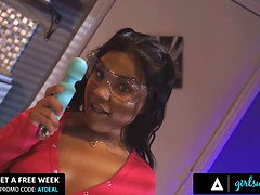 捕まる, 顔面騎乗, 指いじり, ハードコア, 異人種間, レズビアン, ティーン, 三人