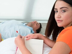 Cul, Sucer une bite, En levrette, Branlette thaïlandaise, Embrassement, Naturelle, Rasée, Nénés