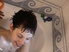 捕まる, はじめて, なめる, 3p男男女, パーティ, オマンコ, ショートヘア, のぞき