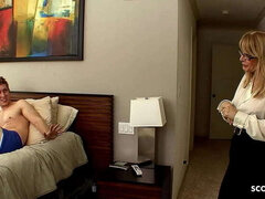 Большие сиськи, Застукали, Член, Очки, Белье, Зрелые, Мамочка, Мачеха