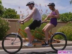 Sucer une bite, Gorge profonde, En levrette, Famille, Hard, Mère que j'aimerais baiser, Belle mère, Tabou