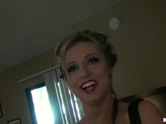 Tetas grandes, Bikini, Tetona, Engañando, Sexo duro, Madres para coger, Tetas naturales, Mojado