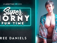 Gros cul, Bikini, Béant, Masturbation, Rousse roux, Rasée, Solo, Dénudage