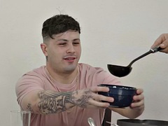 デカパイ, フェラチオ, お婆さん, 手コキする, キッチン, 下着, フェラする, オッパイの