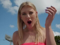 Blond, Auto, Hondjeshouding, Sperma in gezicht, Buiten, Gezichtspunt, Openbaar, Rijden