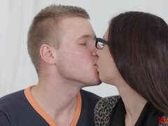 Spermaladung, Hundestellung, Europäisch, Küssen, Leder, Öffentlich, Muschi, Dürr