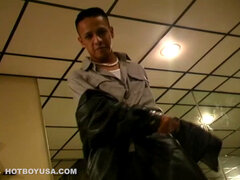 18 ans, Tir de sperme, Queue, Gode, Homosexuelle, Douche, Softcore, Allumeuse