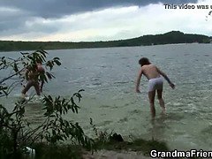 フェラチオ, エロ熟女, イマラチオ, ダブル開発, お婆さん, 淫乱熟女, 義母, 三人