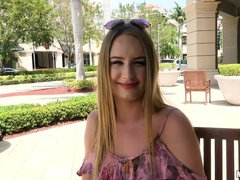 Rubia, Público, Fumando