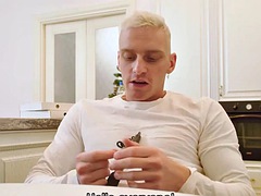 Blond, Oudere vrouw, Fetisj, Hardcore, Rijpe lesbienne, Russisch, Zuigen, Lerarin