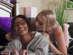 Nana, Brunette brune, Érotique, Hd, Interracial, Lesbienne, Lingerie, Orgasme