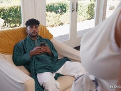 Américain, Gros cul, Gros seins, Cousine, Poilue, Interracial, Mère que j'aimerais baiser, Plan cul à trois