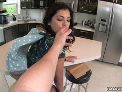 Grosser arsch, Grosser schwanz, Blasen, Spermaladung, Handjob, Latina, Schlucken, Tätowierung