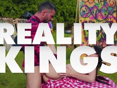 Большая жопа, Блондинки, Постарше, Пирсинг, Испанки, Тату, Втроем, Сиськи