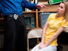 Blond, Pijpbeurt, Gevangen, Lul, Hondjeshouding, Tiener, Tieten likken, Uniformpje