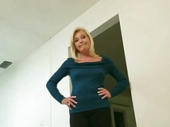 Leie, Blondine, Kompilation, Geile alte tussi, Mutti, Pissen, Pov, Sohn