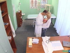 Любители, Минет, Доктор, Лизание, Медсестра, В офисе, Киски, Студентка