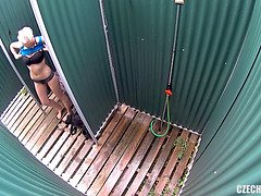素人, ブロンド, チェコ, 淫乱熟女, プール, 公共, 現実, シャワー
