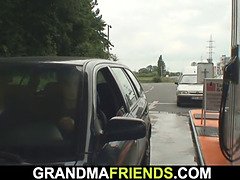 Tsjechisch, Opa, Rijpe lesbienne, Man man vrouw, Buiten, Openbaar, Realiteit, Trio