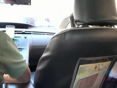 Blasen, Sperma im mund, Fussjob, Freundin, Handjob, Höschen, Öffentlich, Geschwollene nippel
