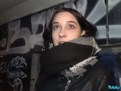 素人, フェラチオ, 車, チェコ, アウトドア, ハメ撮り, 公共, オマンコ