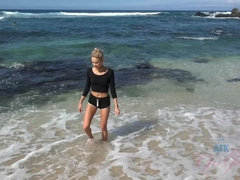 Arsch, Bad, Strand, Blondine, Freundin, Masturbation, Pov, Rasiert